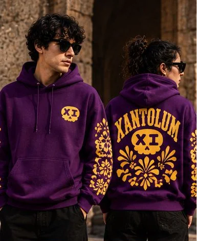 Sudadera morado puesta, de frente y de espalda